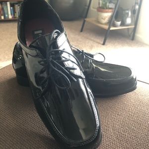 Men’s tuxedo shoes